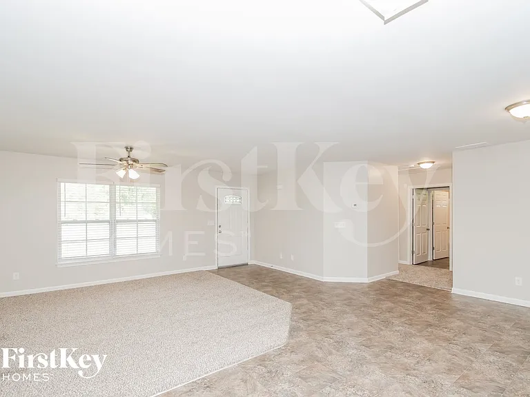 1805 Seayes Rd — Photo 5