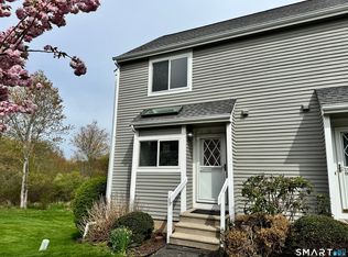 11 Hilltop Dr #11, Weatogue, CT 06089