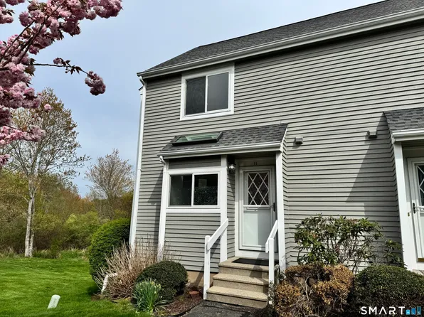 11 Hilltop Dr #11, Weatogue, CT 06089