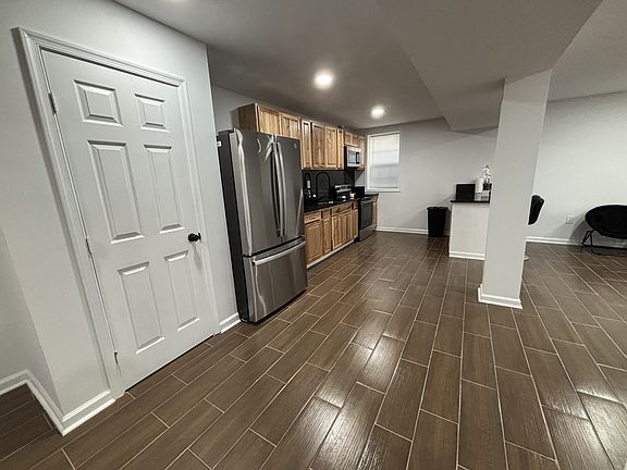 3rd image of 1118 Virginia Ave