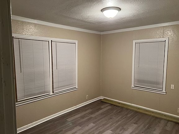 5th image of 409 W Lincoln Ave