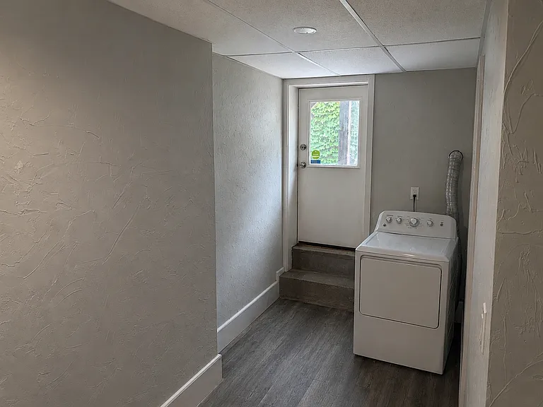 195 Maverick St #1 — Photo 3