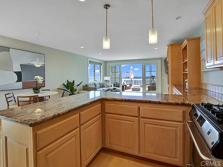 708 Cliff Dr — Photo 20