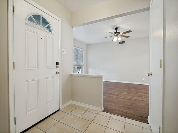 4th image of 2725 Maverick Ave