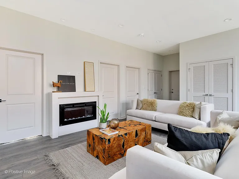 2146 N Nashville Ave #3N — Photo 4