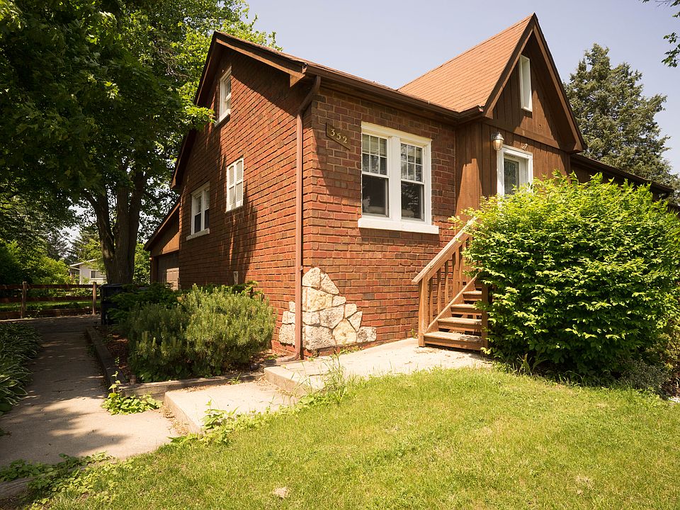 Front (SE corner)