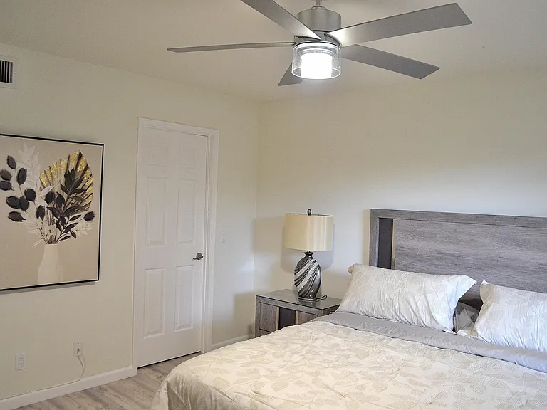 275 Palm Ave — Photo 33