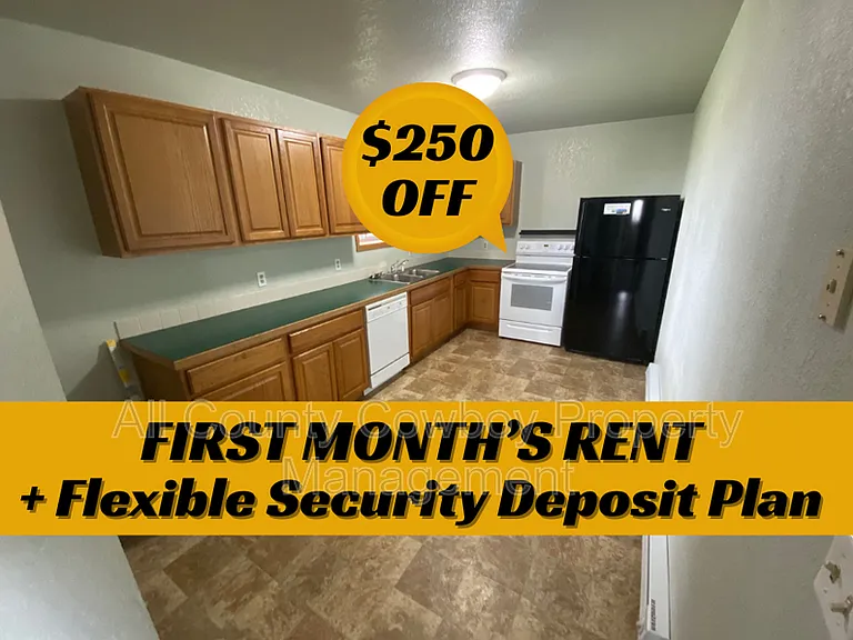 1557 Jefferson St #B — Photo 1