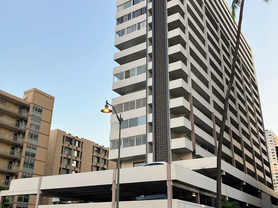 2421 Ala Wai Blvd #1104A