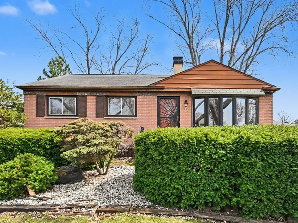 1S165 Buttercup Ln, Villa Park, IL 60181