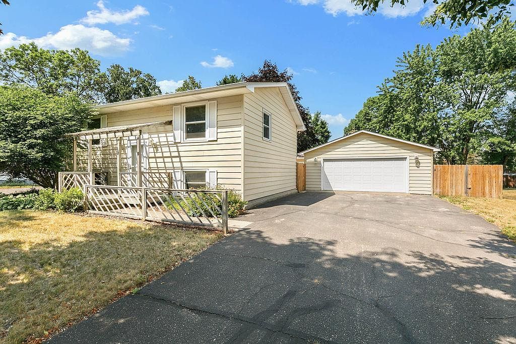 1613 Kings Way, Saint Cloud, MN 56301 Zillow