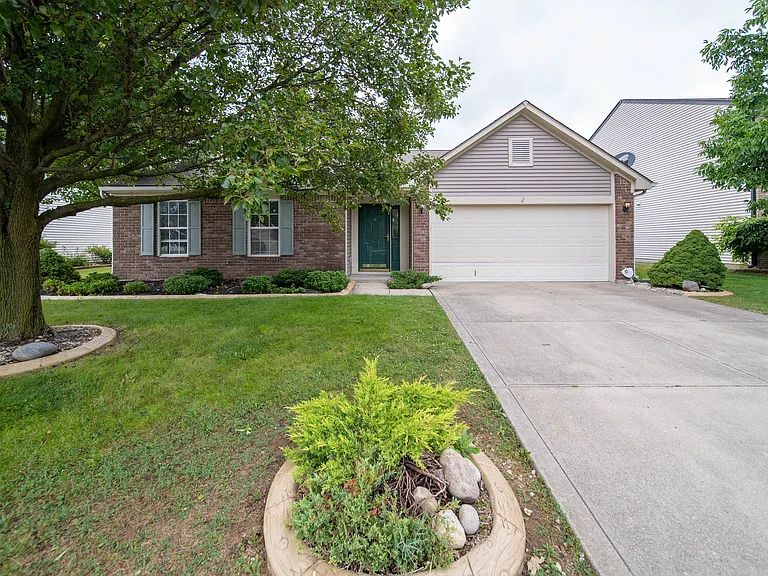 6660 W Denton Dr — Photo 1