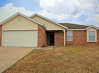 867 S Eastview Dr, Fayetteville, AR 72701