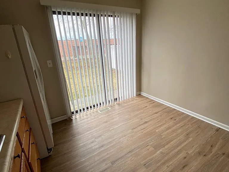 331 S Belmont Ave — Photo 13