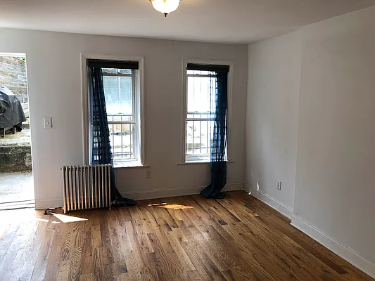 Rented by Compass | media 22