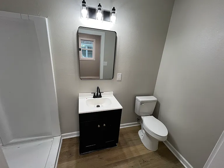 1420 W 16th St #3 — Photo 7