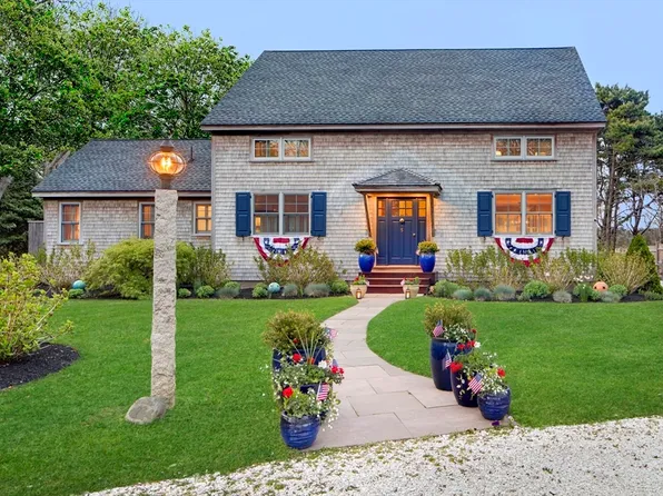 5 Llewellyn Way, Edgartown, MA 02539
