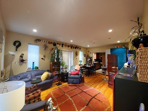 5th image of 2056 Benson Ave #3A