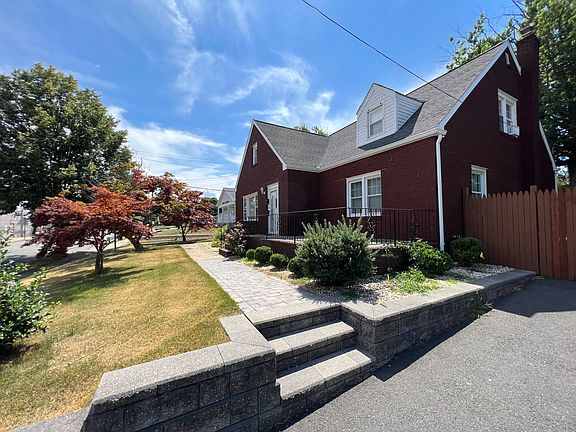 3rd image of 304 4th St #1