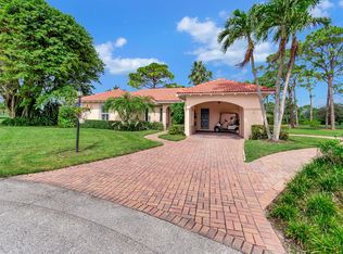 11 Fairway Dr, Boynton Beach, FL 33436