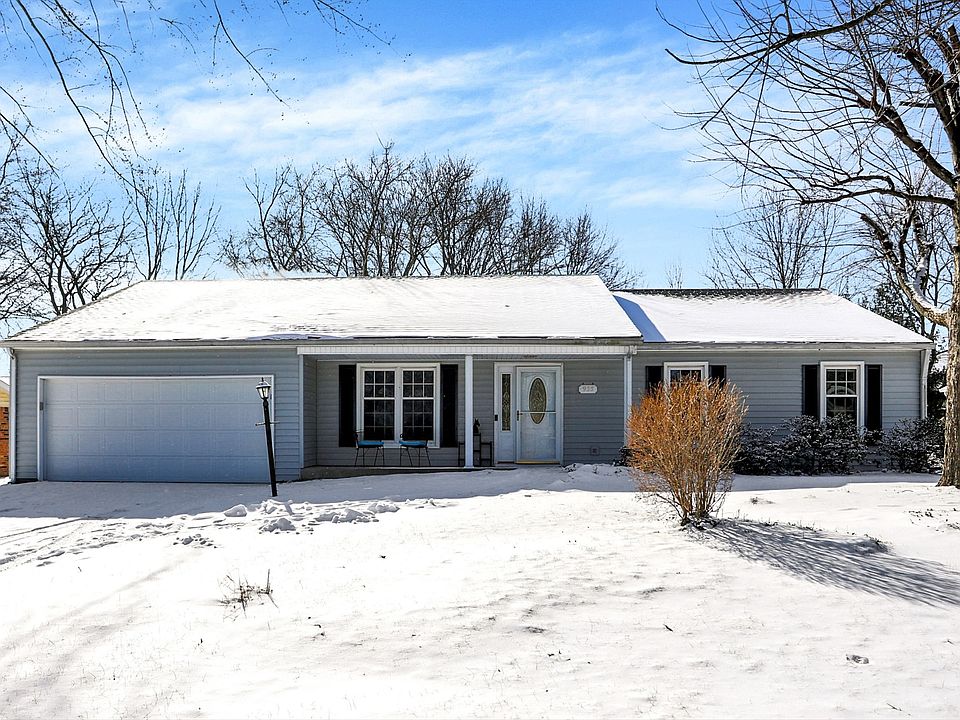 1st image of 935 Elmwood Cir
