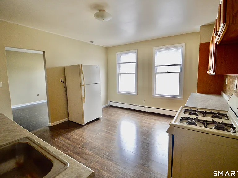 2343 Barnum Ave #B — Photo 8