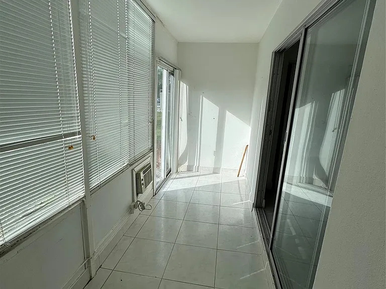 295 Newport Ct #295-T — Photo 16