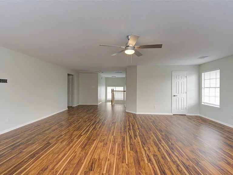 9611 Lasbury Dr — Photo 17
