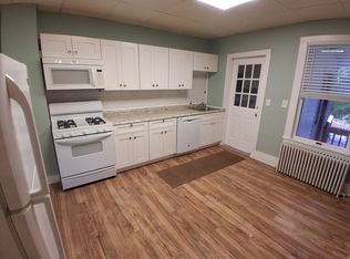 29 Elm St, Windsor Locks, CT 06096