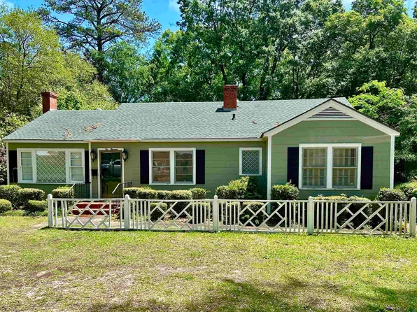 200 Pine Leaf Ln, Greenville, AL 36037