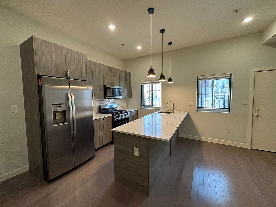 1st image of 2431 N Hancock St #B3