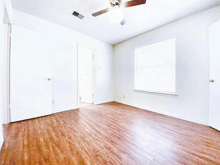 106 Hughson Ct — Photo 18