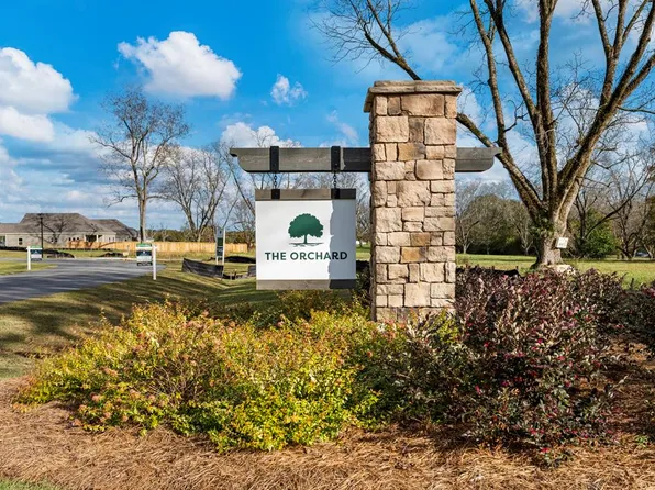 100 Chinaberry St, Pine Mountain, GA 31822