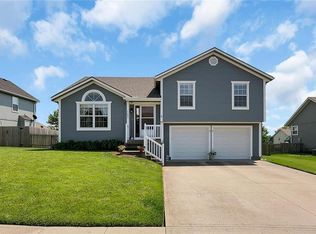 1403 Willow Dr, Greenwood, MO 64034