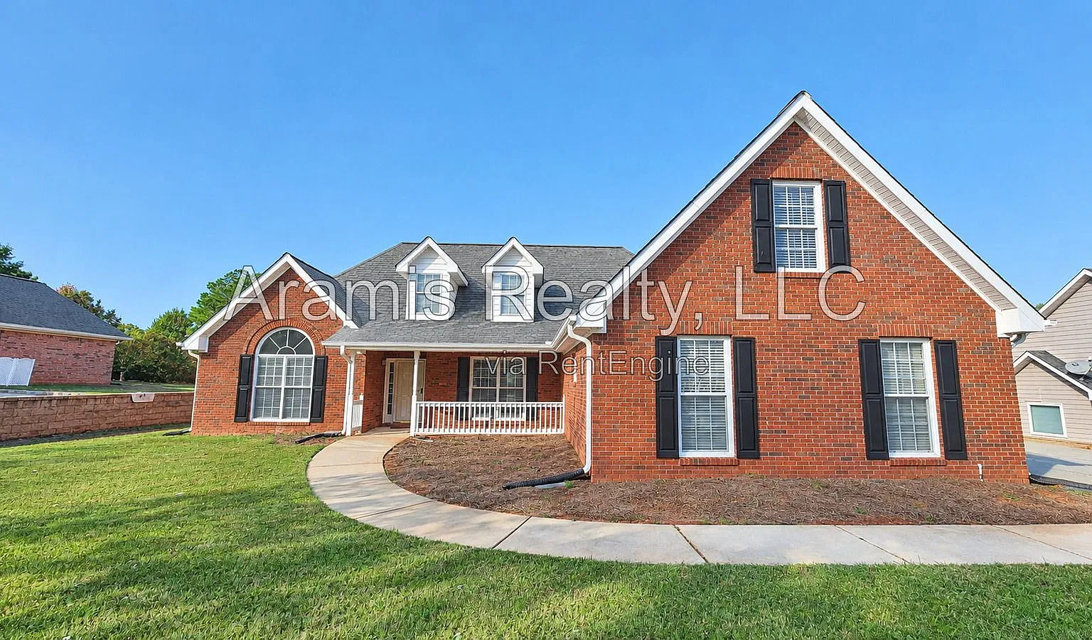 3 bed, 2.0 bath, 1956 sqft, $1,895 — Photo 1