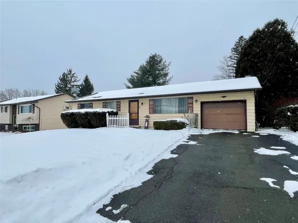 347 Antoinette Dr, Endicott, NY 13760