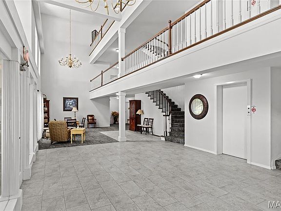 2nd image of 964 Claytonbrook Dr APT 2B
