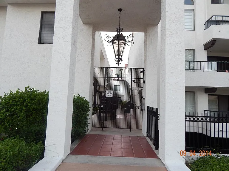 3525 Lebon Dr #13 — Photo 30