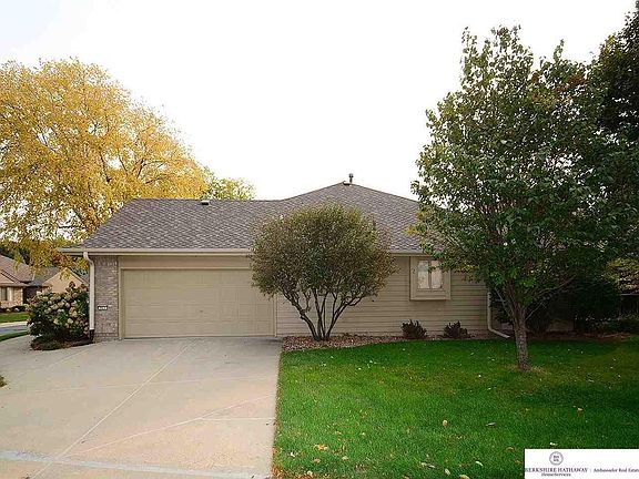 4th image of 927 N 131st Ct