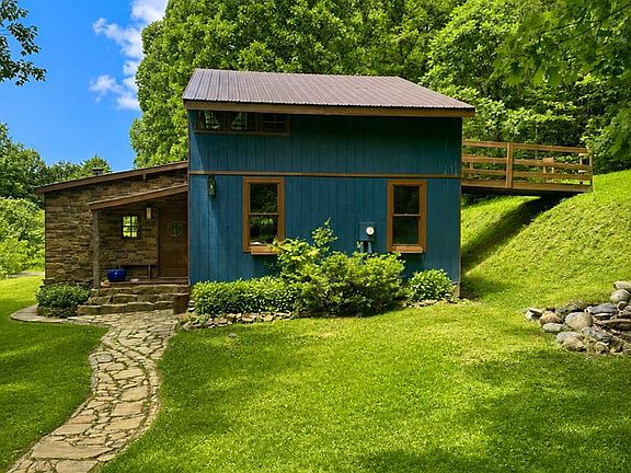 2nd image of 447 Bull Run Rd