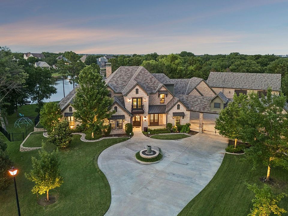 1st image of 517 Pine Island Cir