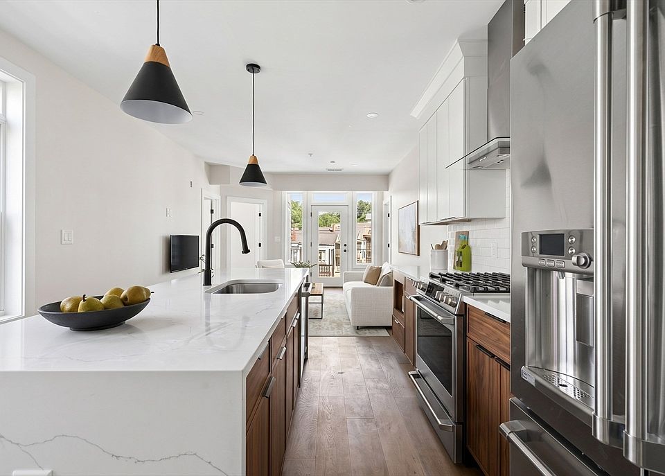1st image of 2 Weld Hill St #Penthouse 2