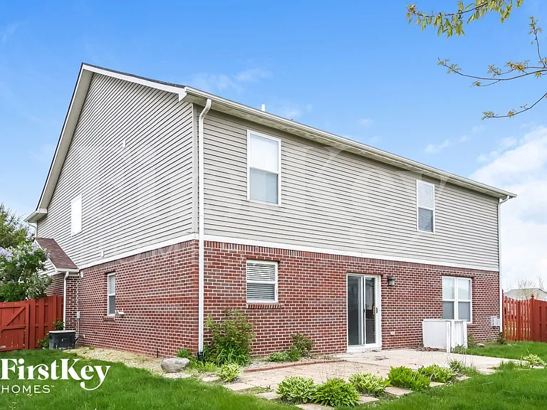 8775 N Springview Dr — Photo 15