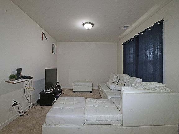 4th image of 1029 Ventura Dr
