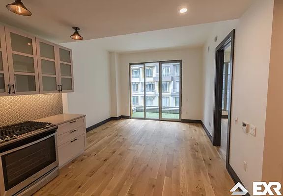 3rd image of 10 Montieth St #396