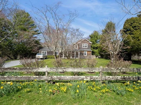 36 S Howells Point Road, Bellport Village, NY 11713