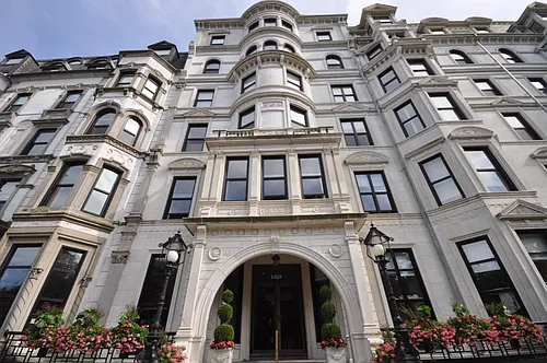 160 Commonwealth Ave Photo 1