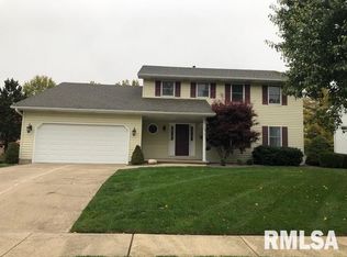 204 Prestwick Rd, Springfield, IL 62702