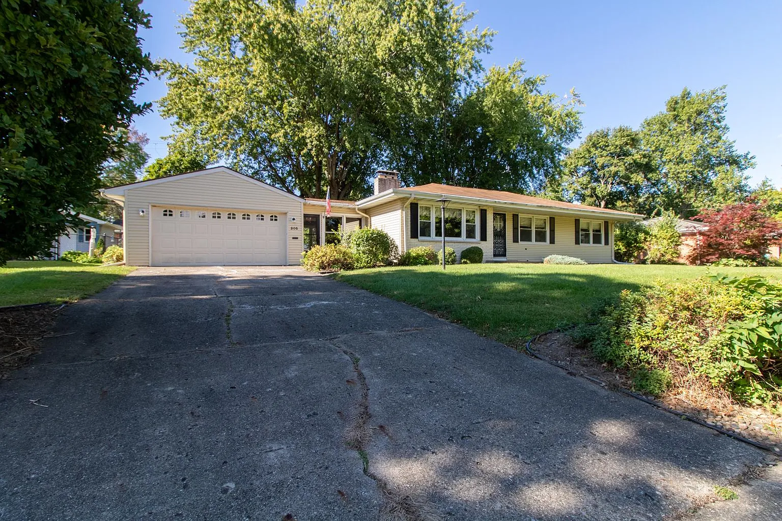 205 Mecherle Dr photo 1