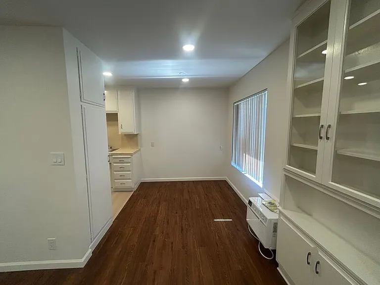 346 N Louise St #12 — Photo 6